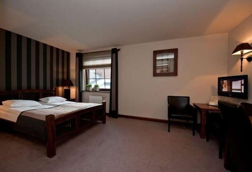 غرفة قياسية, Tumski