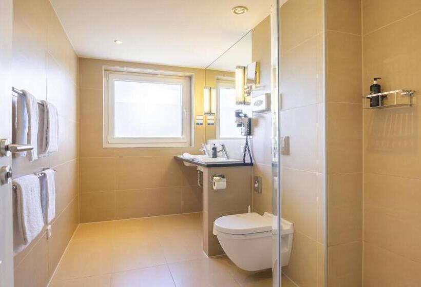 غرفة ديلوكس, Vier Jahreszeiten Lubeck