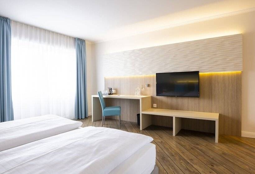 غرفة ديلوكس, Vier Jahreszeiten Lubeck