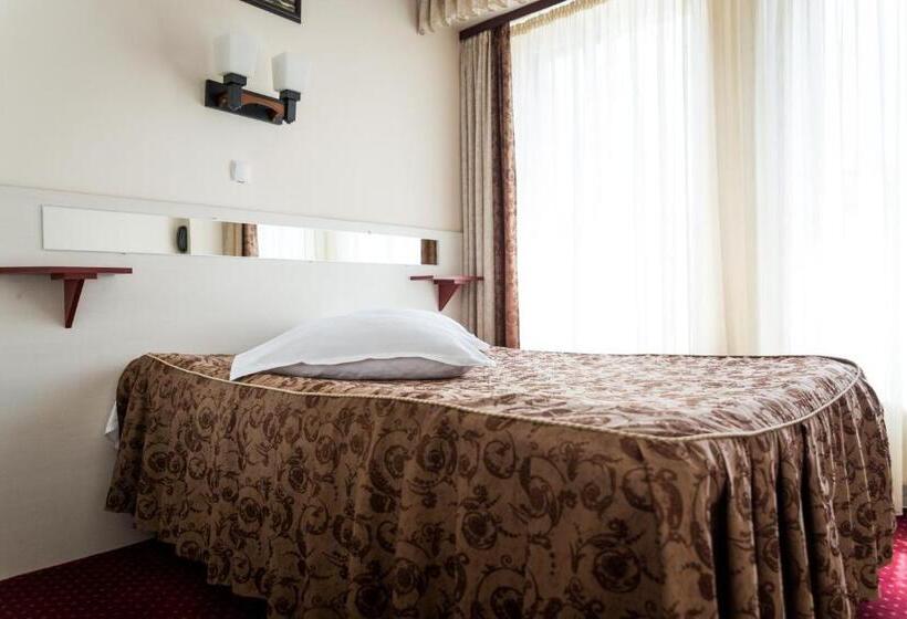 اتاق اکونومی یک تخته, Zamca Suceava