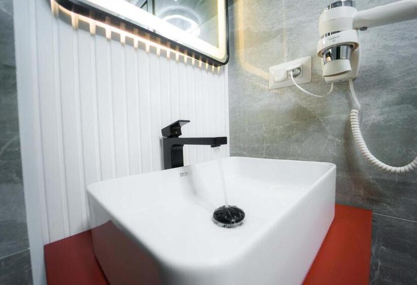 اتاق لوکس سه تخته, Zamca Suceava