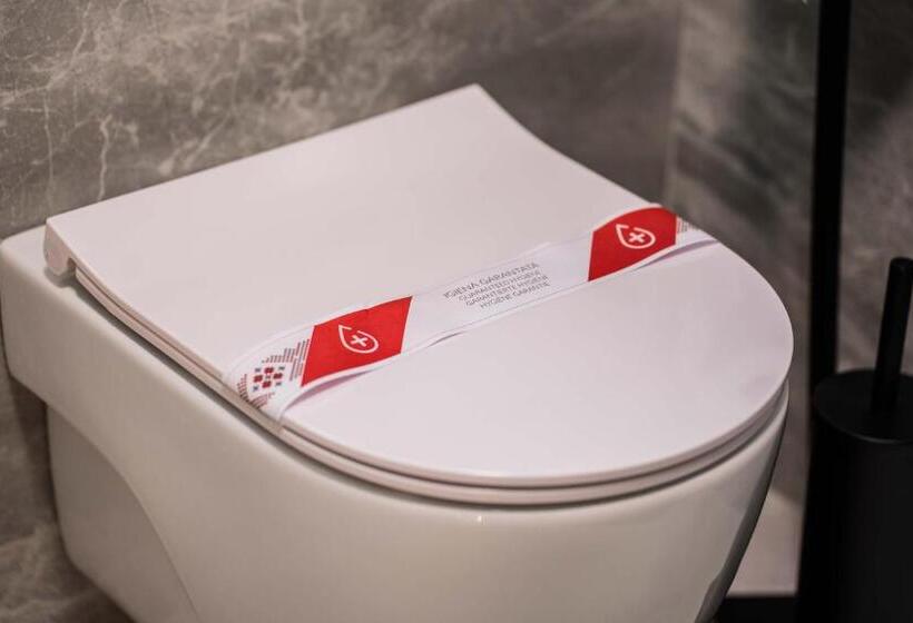 اتاق لوکس سه تخته, Zamca Suceava