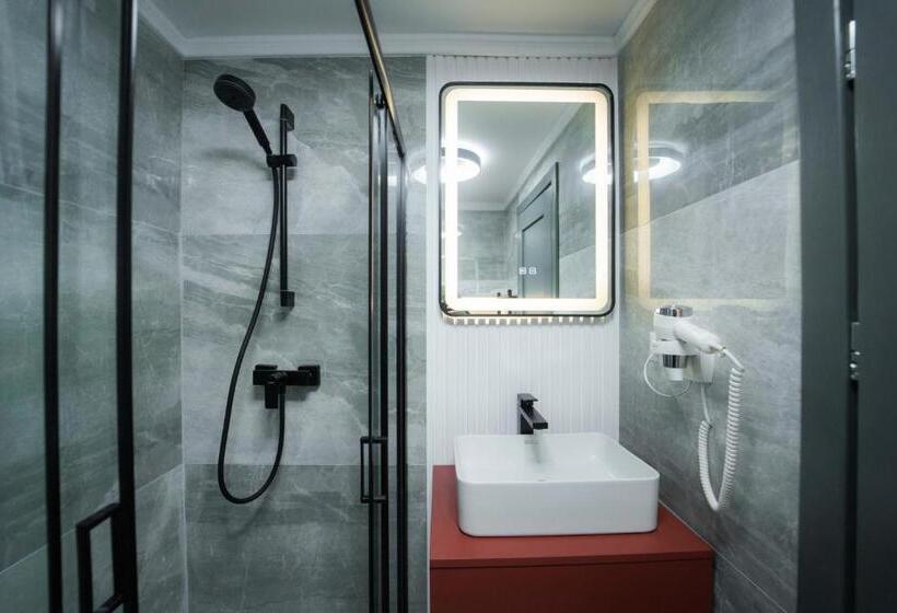 اتاق لوکس سه تخته, Zamca Suceava