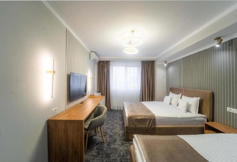 اتاق لوکس سه تخته, Zamca Suceava