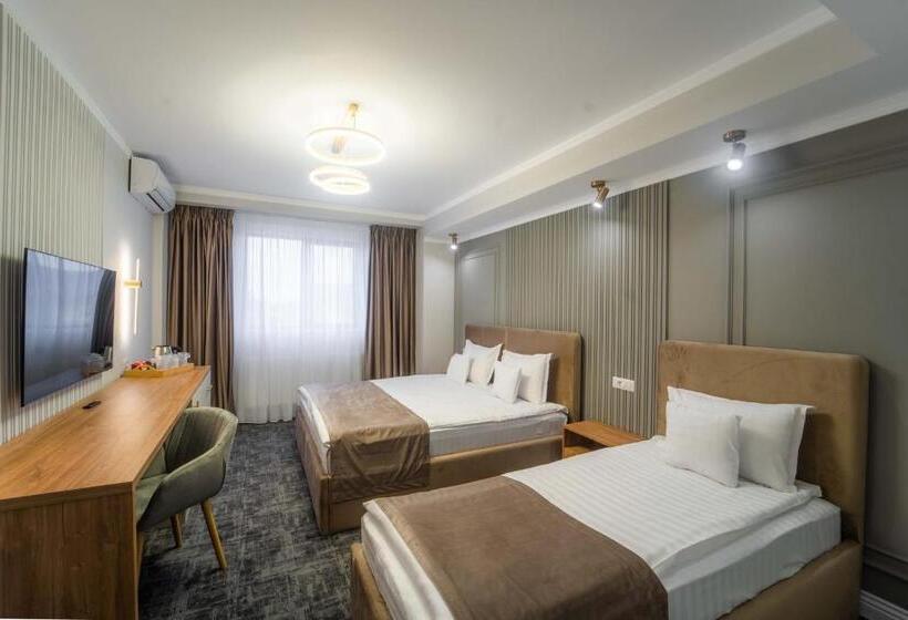 اتاق لوکس سه تخته, Zamca Suceava