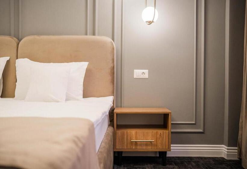 اتاق لوکس با تخت بزرگ, Zamca Suceava