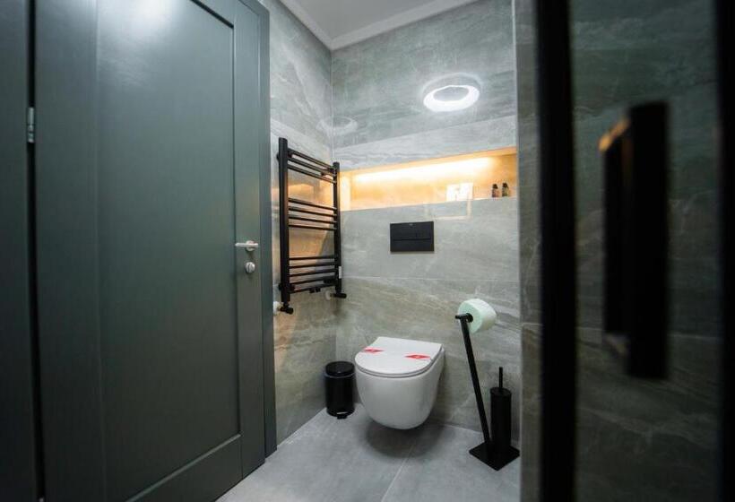 اتاق لوکس با تخت بزرگ, Zamca Suceava