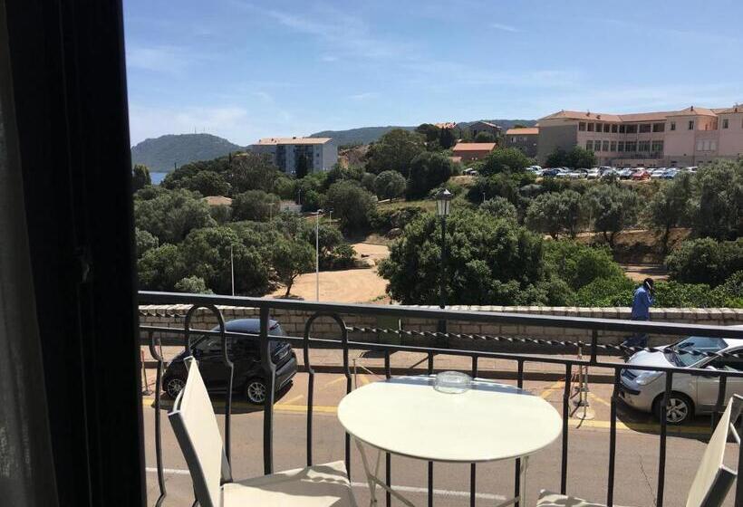 آپارتمان 1 خوابه با بالکن و چشمانداز دریا, En Aparté