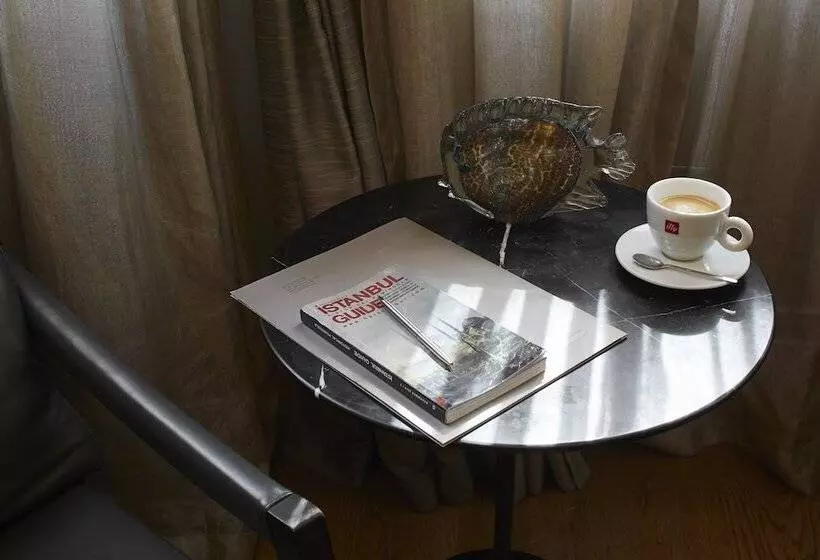 Superior Room, Taksim Prelude