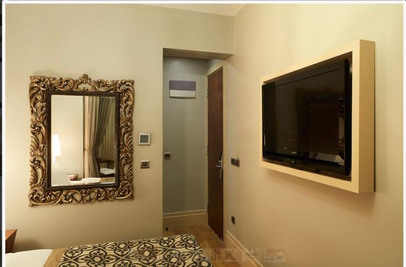 غرفة إقتصادية, Taksim Prelude