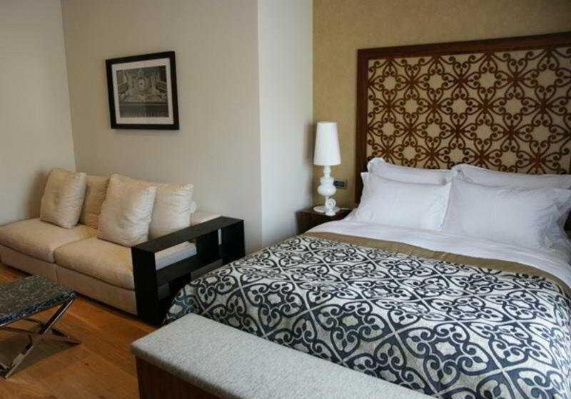 غرفة إقتصادية, Taksim Prelude