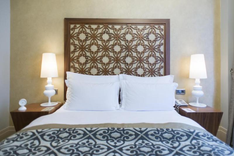 غرفة إقتصادية, Taksim Prelude