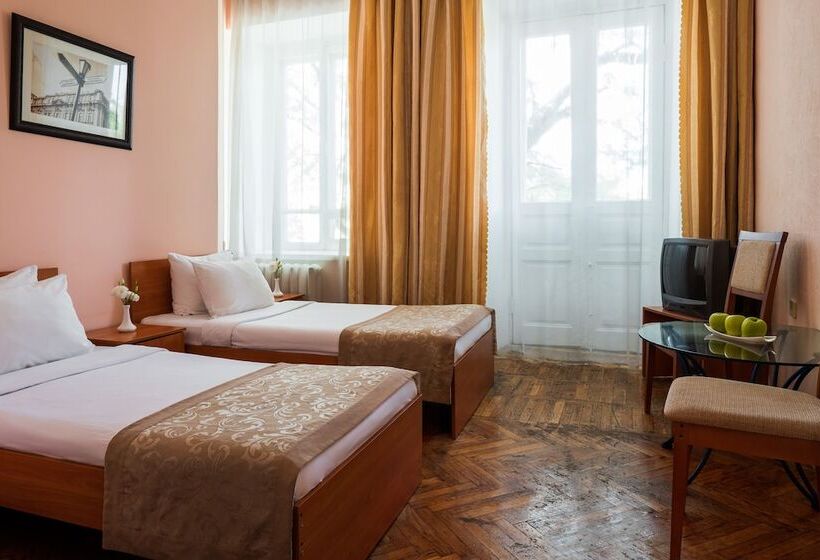 اتاق اکونومی, Tsentralnaya Hotel