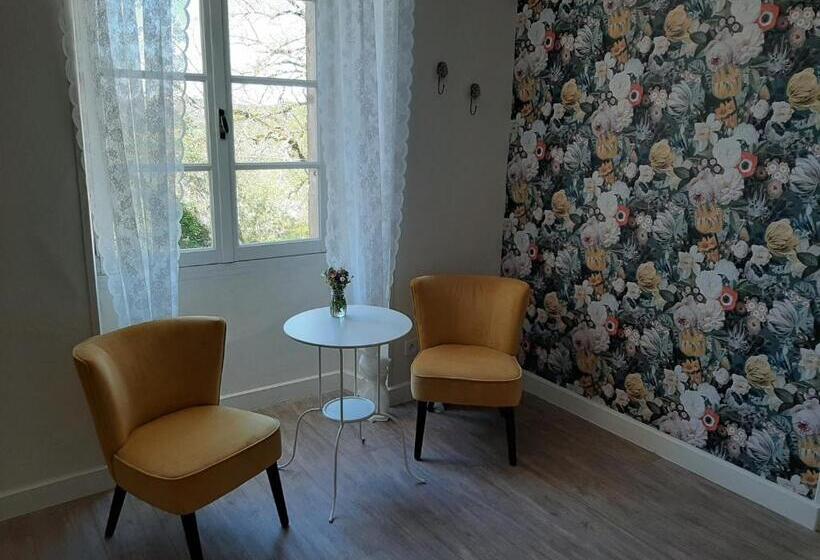 Четырехместный Номер Стандарт, La P Tite Place