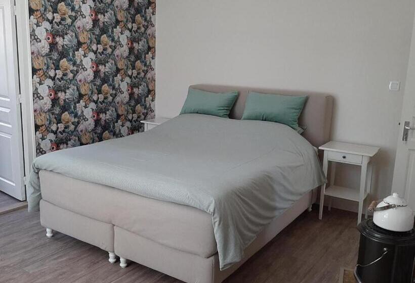 Четырехместный Номер Стандарт, La P Tite Place