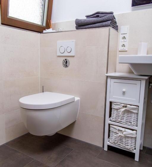 Номер Стандарт, Moselhaus