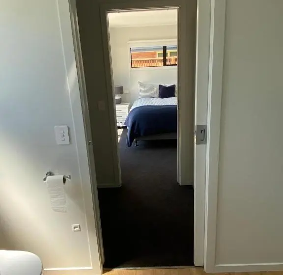 デラックスルーム, Central Retreat And Self Contained With Free Wifi