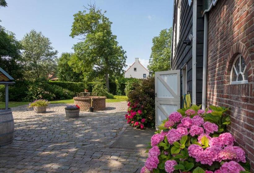 חדר דלוקס, De Notenboom