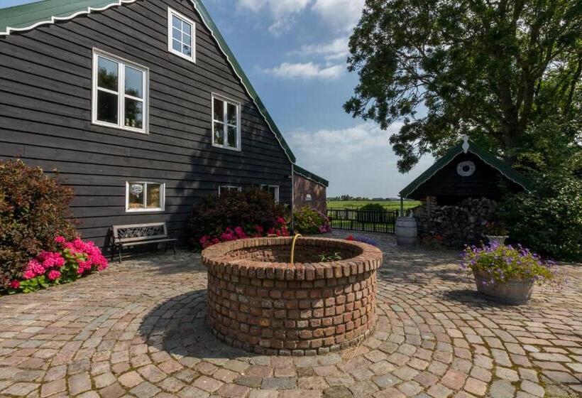 חדר דלוקס, De Notenboom