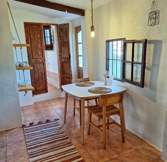 آپارتمان 1 خوابه با چشم‌انداز, Finca Serrato