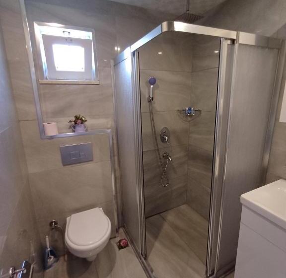 اتاق لوکس, The Cotton House