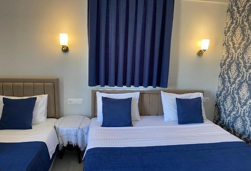 اتاق لوکس سه تخته, The Cotton House