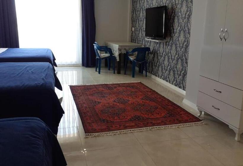 استودیو خانوادگی, The Cotton House