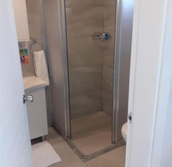 اتاق لوکس با بالکن, The Cotton House