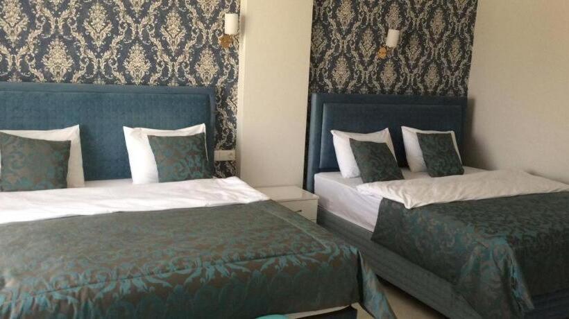 اتاق لوکس, The Cotton House