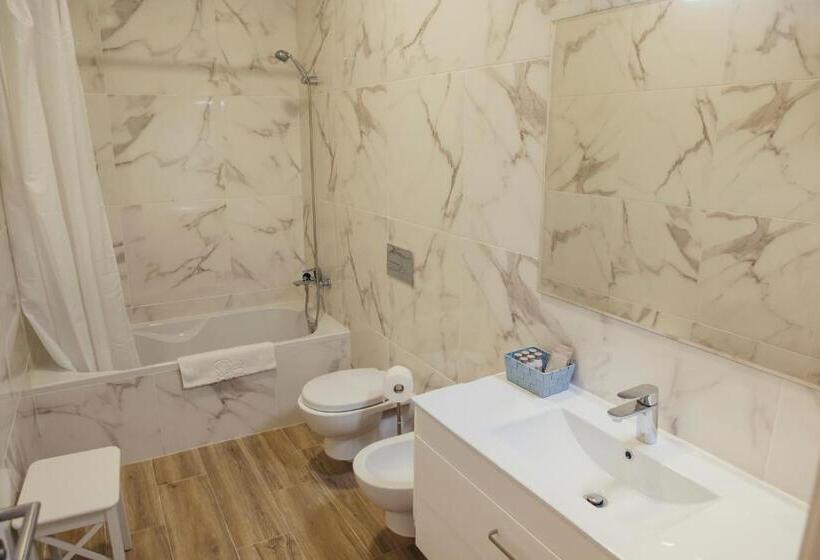 Номер Deluxe, Casa Victória