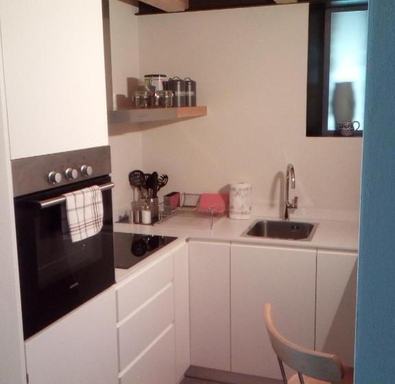 Номер Стандарт Вид на Горы, Merian