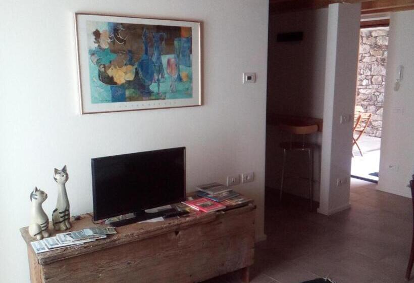 Номер Стандарт Вид на Горы, Merian