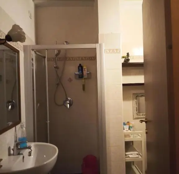 استودیوی استاندارد, B&b Del Bosco E Del Lago Elimar