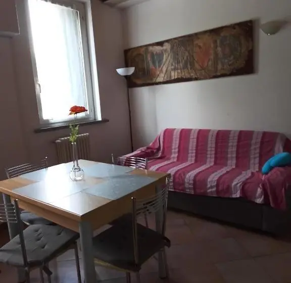 استودیوی استاندارد, B&b Del Bosco E Del Lago Elimar