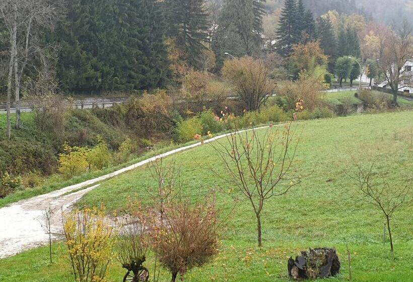 חדר לארבעה סטנדרטי עם נוף לגינה, B&b Il Bagarello