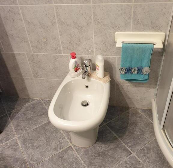 חדר סטנדרט לארבעה, B&b Il Bagarello