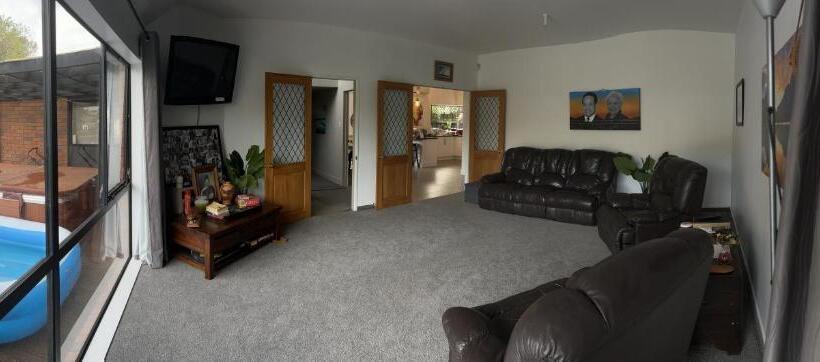 豪华房间, Warm On Waterloo