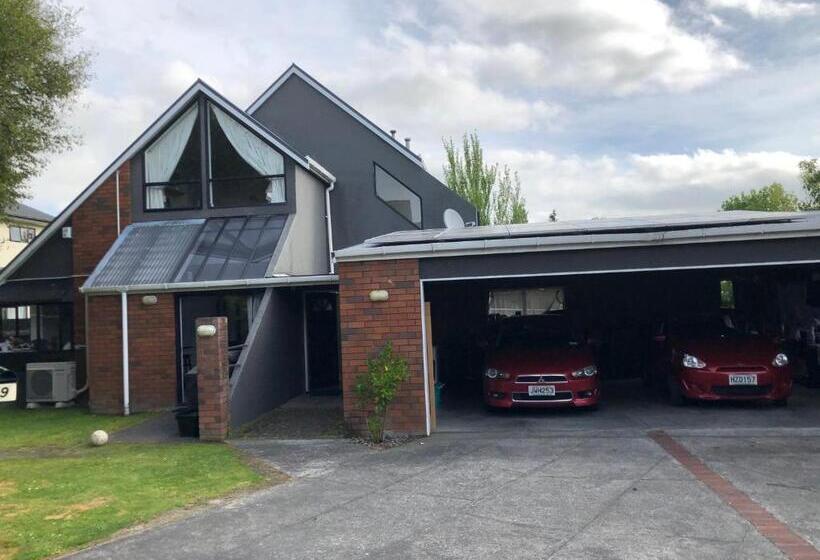 豪华房间, Warm On Waterloo