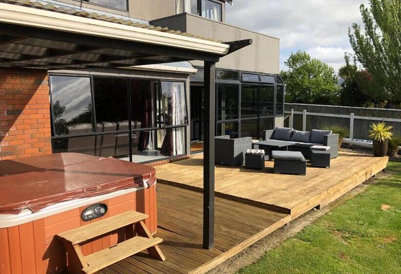 豪华房间, Warm On Waterloo