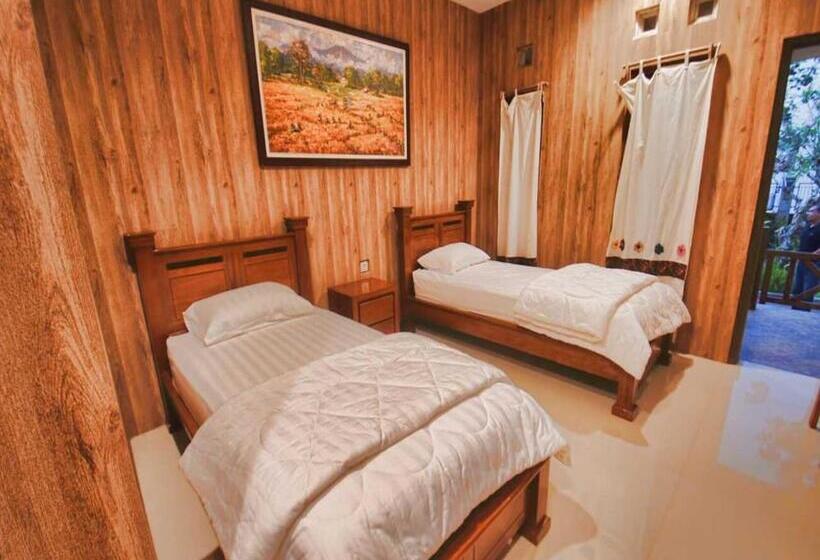 Номер Deluxe, Omah Joglo Semarang