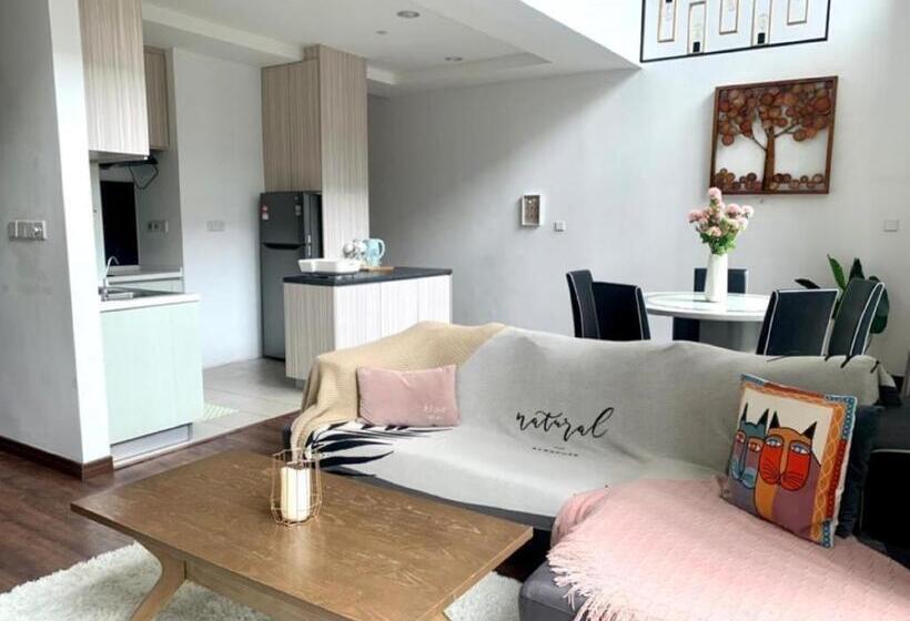 آپارتمان 1 خوابه با چشم‌انداز استخر, My Misto Homestay, Riverson Soho