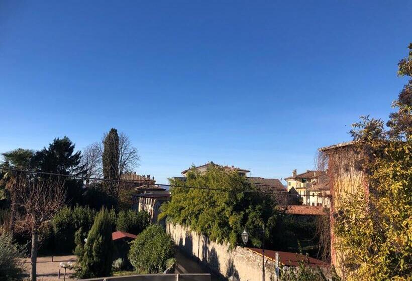 Номер Стандарт, Castello Centro Storico