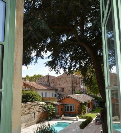 베이직 3인 룸, L Inattendu