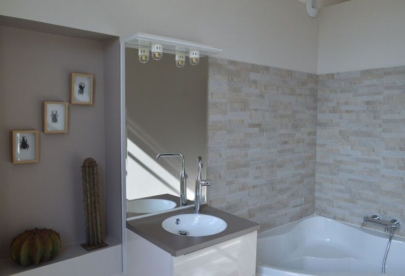 4인용 수피리어 룸, L Inattendu