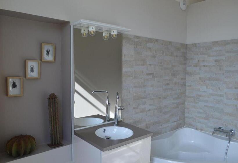 4인용 수피리어 룸, L Inattendu