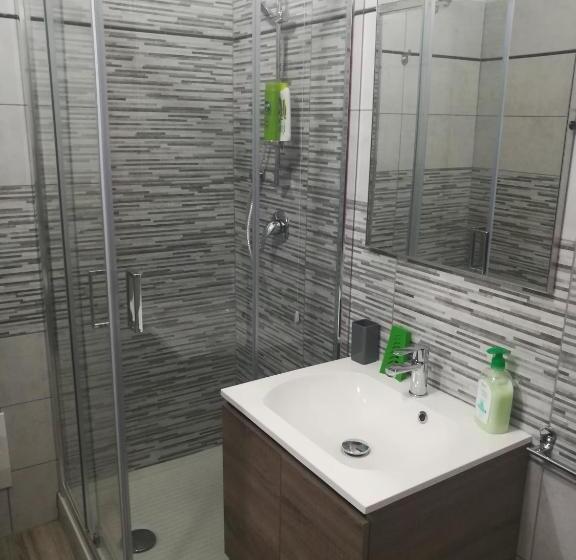 اتاق استاندارد یک نفره, Domos Loru