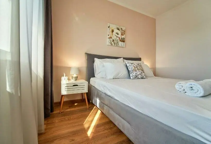 １ベッドルームアパートメント, Adel Apartments