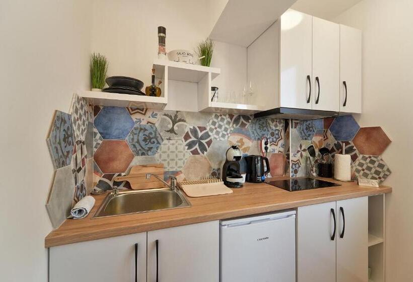 إستوديو ديلوكس, Adel Apartments