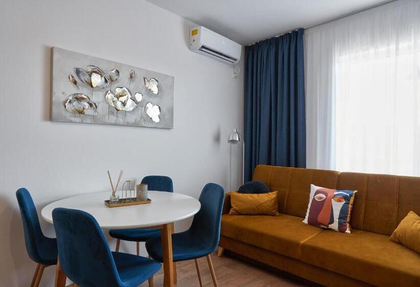 شقة غرفة واحدة مزودة بتراس, Adel Apartments