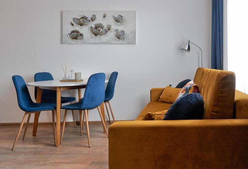 شقة غرفة واحدة مزودة بتراس, Adel Apartments